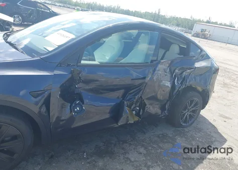 2025 Tesla Model Y Long Range Dual Motor All-Wheel Drive from USA, damaged, VIN 7SAYGDEE3SA361298